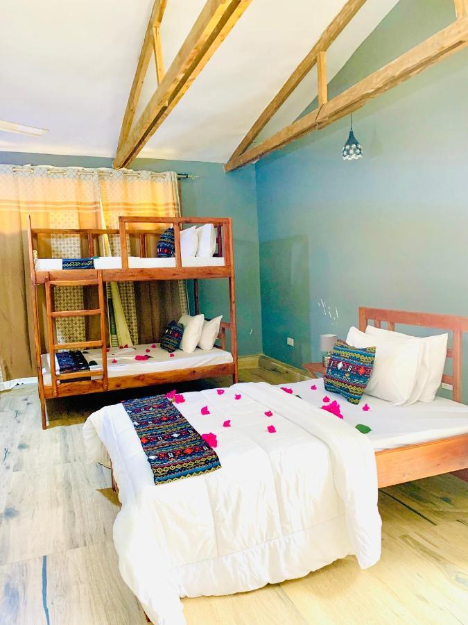 Uroa Getaway Panzió Kültér fotó